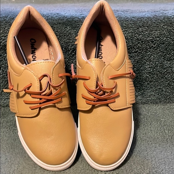 Tan Casual Sneakers with Orange Laces - Picture 1 of 3